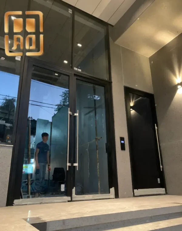 درب پیوت دو لنگه بازشو