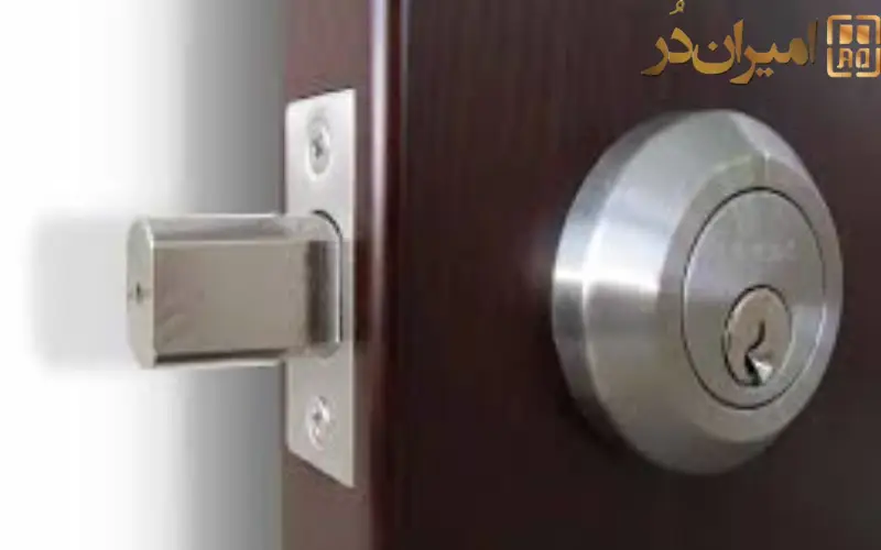 مقایسه با درب‌های معمولی