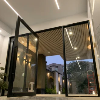 درب پیوت تمام شیشه